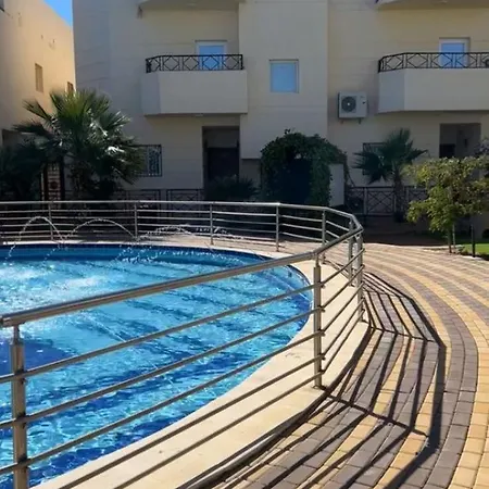 Relax Beach Hotel Yanbu Exterior photo